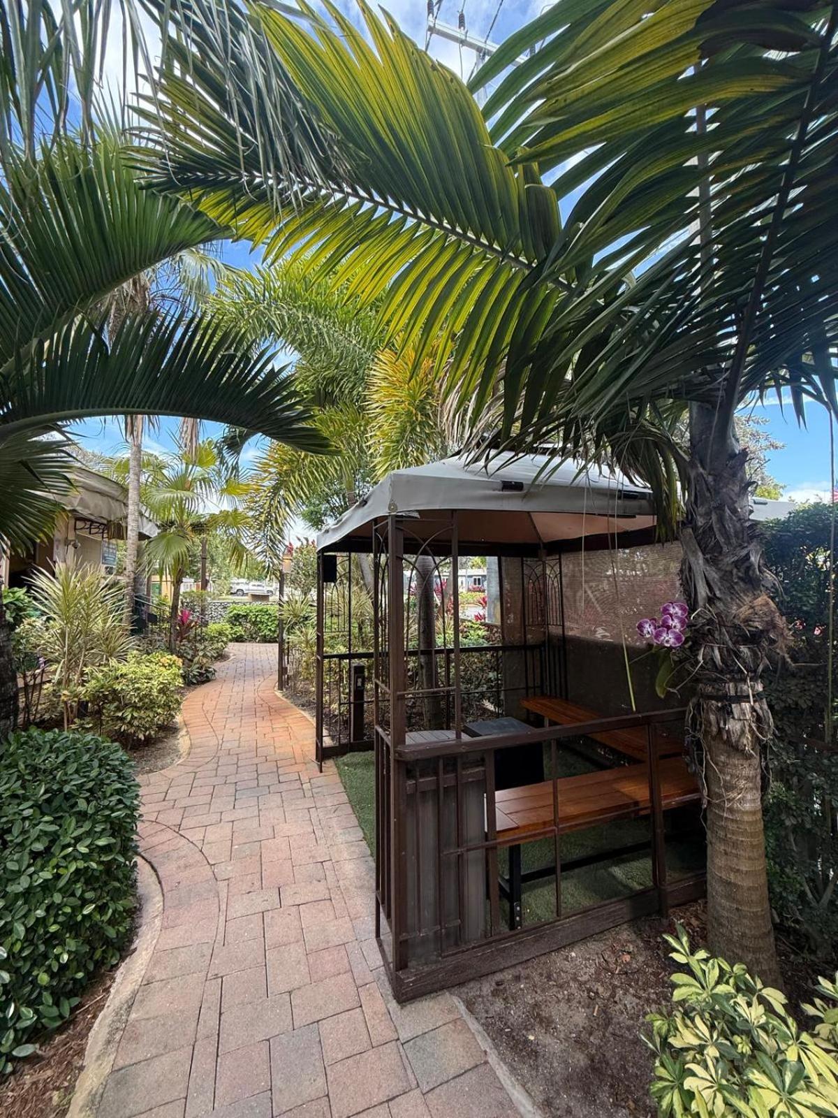 Sheridan Guesthouse Dania Beach Dış mekan fotoğraf